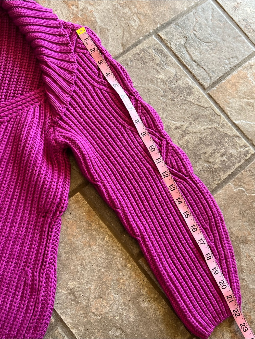 EXPRESS Women's Bright Fuchsia Ribbed V-Neck Sweater-EUC - Picture 7 of 8